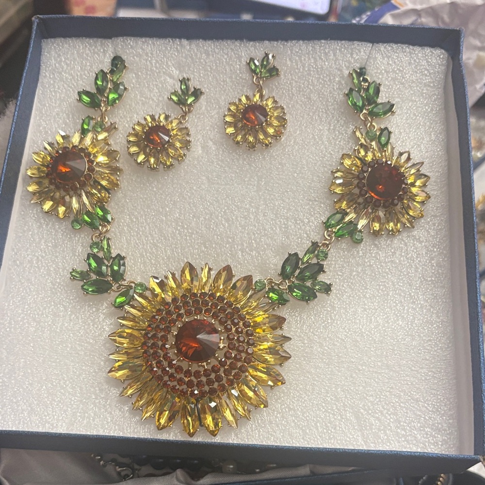 Sunflower Jewelry Set with Green and Yellow Accents
